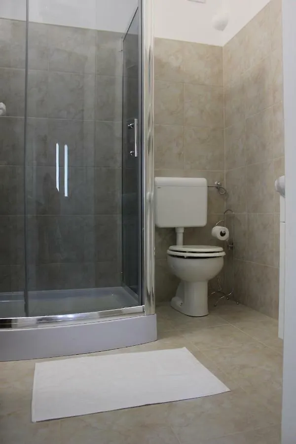 Apartments Olea Pinezici  0*, Pinezici (Krk) Croatia