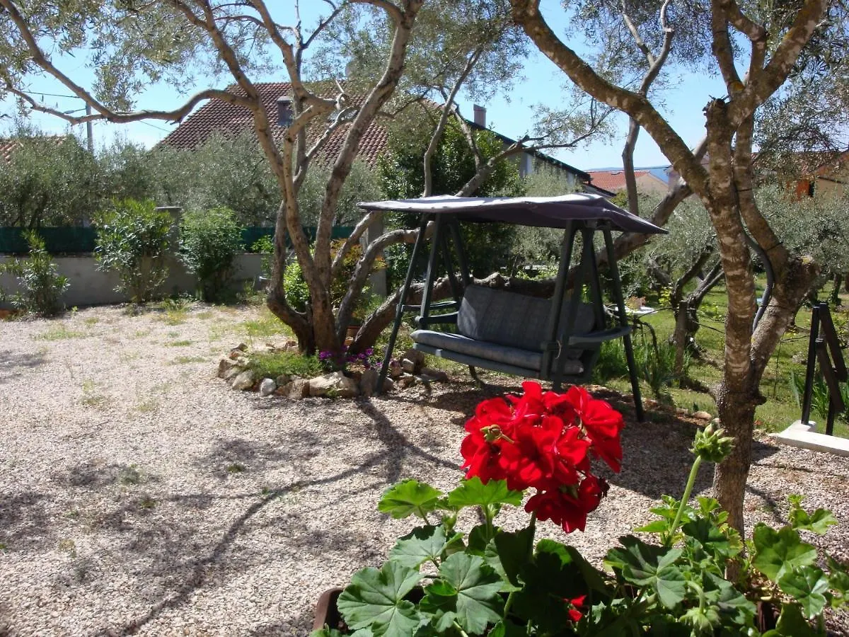 Apartments Olea Pinezici  0*, Pinezici (Krk)